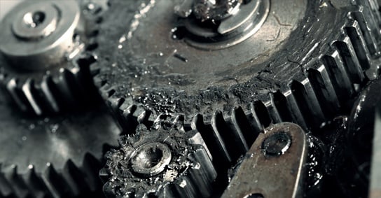 La influencia de la lubricación en los elementos de desgaste de maquinaria industrial La influencia de la lubricación en los elementos de desgaste de maquinaria industrial