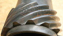 La influencia de la lubricación en los elementos de desgaste de maquinaria 潤滑對機械磨損元件的影響